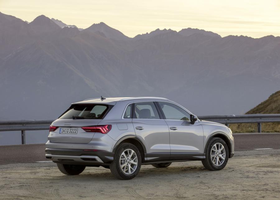  Audi Q3 Advanced 2018 года  (WW) (фото 38 из 46)